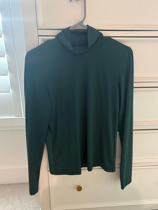 Tops - Euphoric Equestrian Green Turtleneck size M